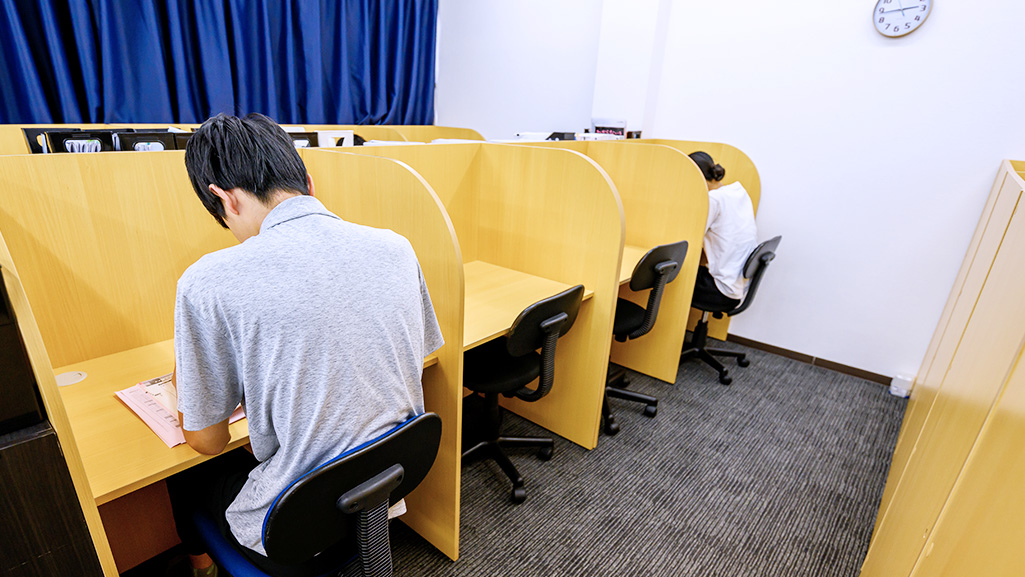 生徒様用の自習室を完備しています